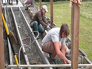 An der Arbeit|Holzboden|Kundengärtner Fiore|Neuendorf